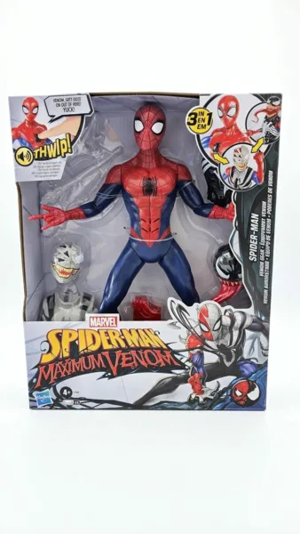בובת פעולה מבית Hasbro של ספיידרמן מהסרט ';רחוק מהבית';. הערכה כוללת דמות אינטראקטיבית עם אפקטים קוליים ו-3 חליפות שונות להחלפה (כולל מסיכות ושריון חזה) המאפשרות לשנות את מראה הדמות לחליפת הסוואה, חליפת