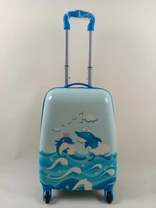 מזוודה טרולי קשיחה